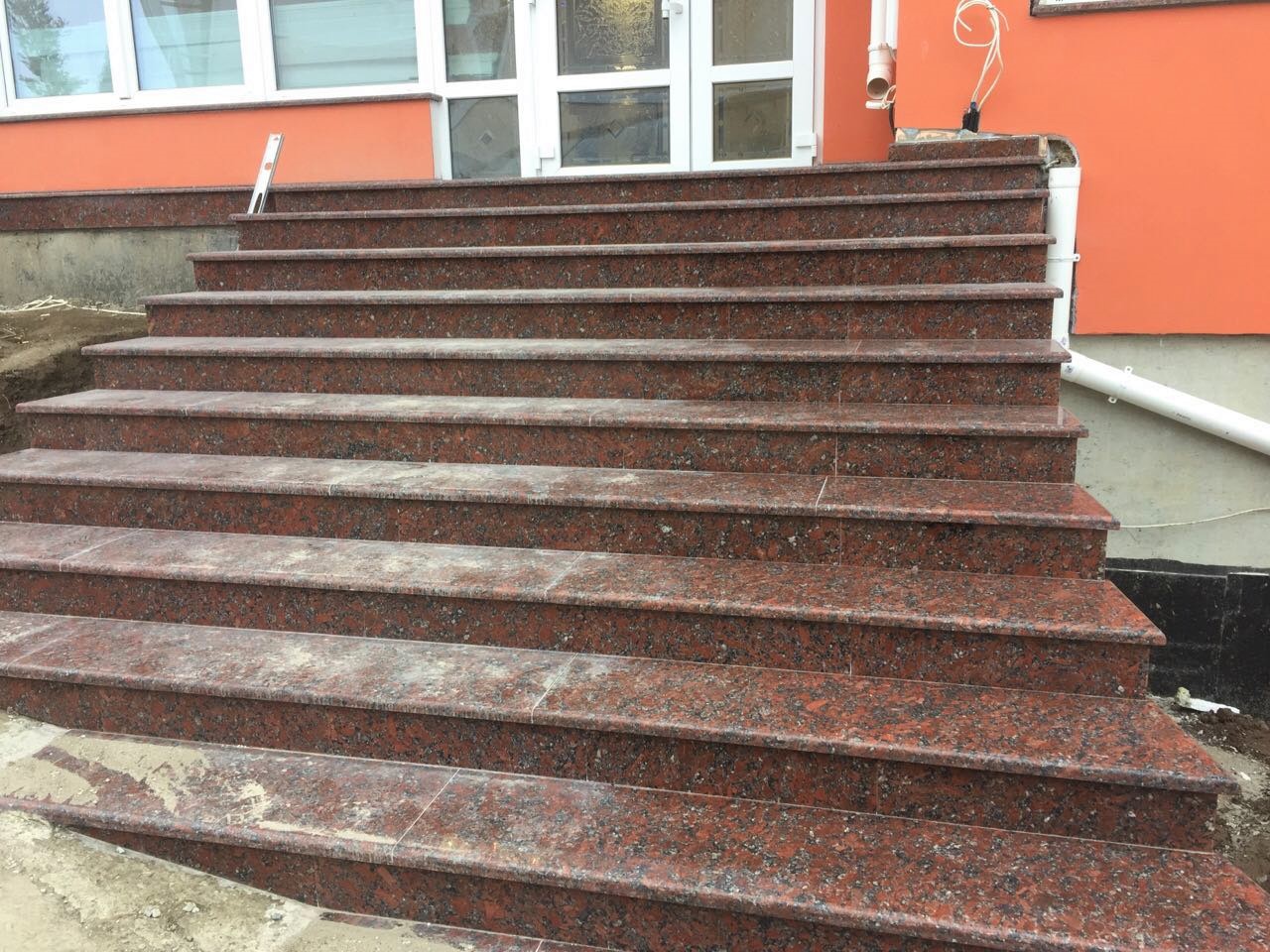 гранитные ступени